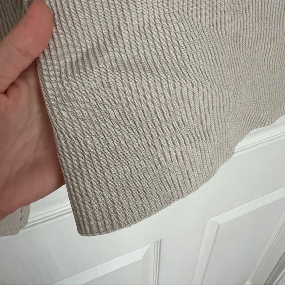 Aritzia Babaton Sculpt Knit Sweetheart Long Sleeve Top Cream Ribbed Size XL - Picture 5 of 8